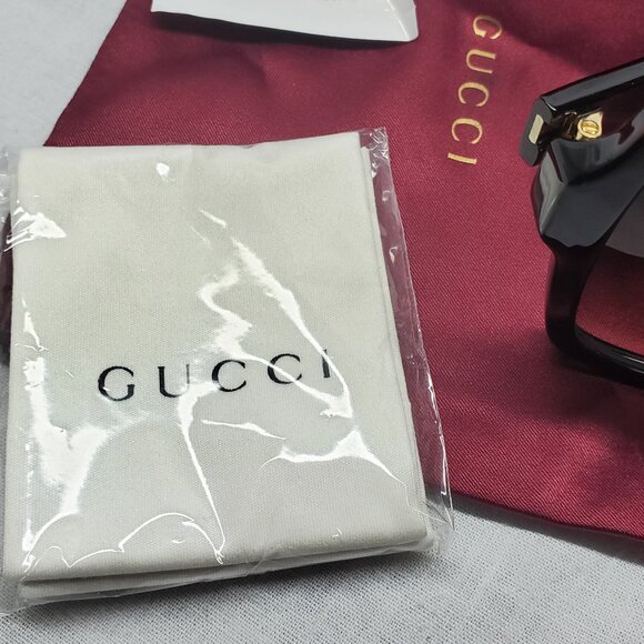 Gucci Womens Monochromatic 57MM Rectangular Sunglasses EUC Worn Once - Picture 5 of 13